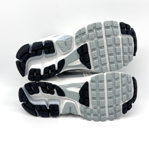 Nike Vomero 5 Platinum Metallic Shoes Sz 4Y / 5.5 W Gray White New HF6998-002 - Picture 8 of 11